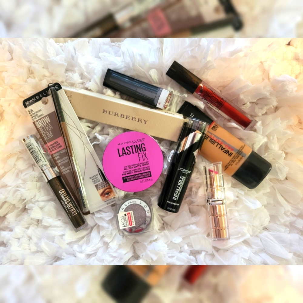 10 Item Makeup Mystery Box! #4 - Picture 3 of 4